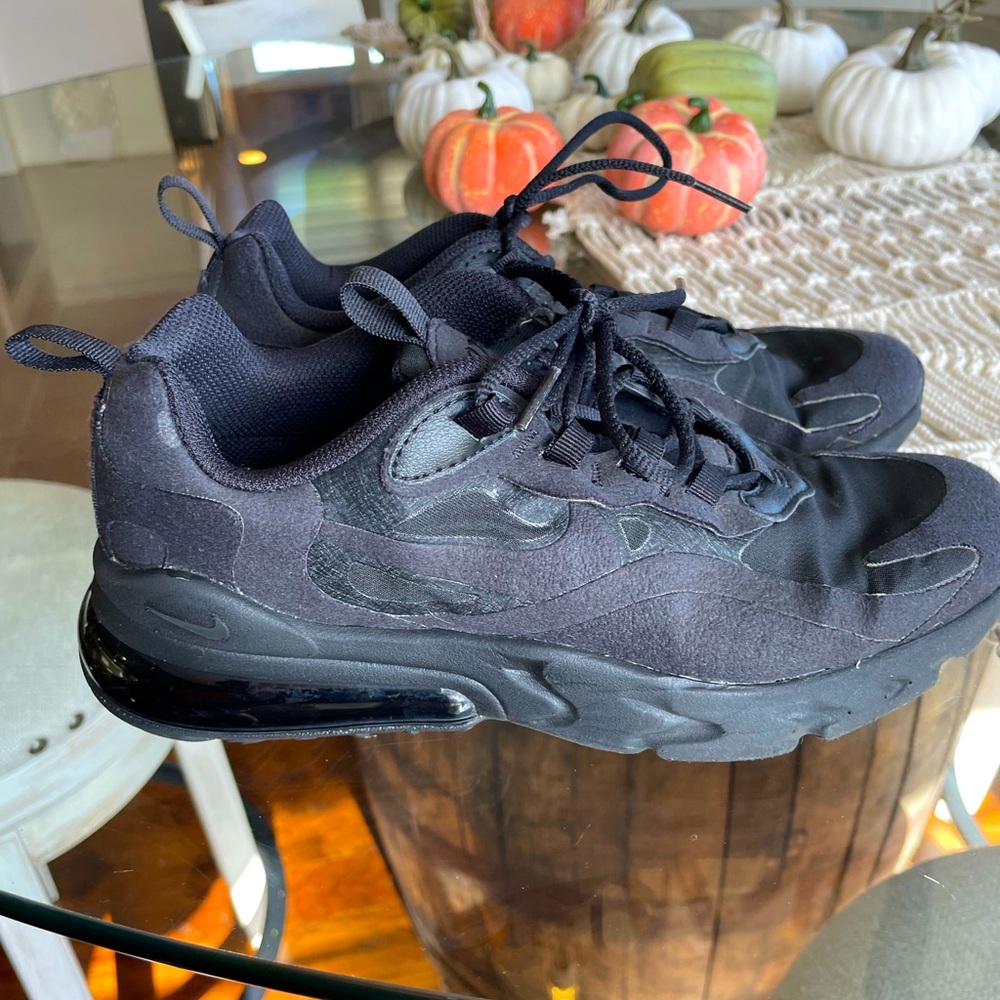 Air max 270 gs triple black youth